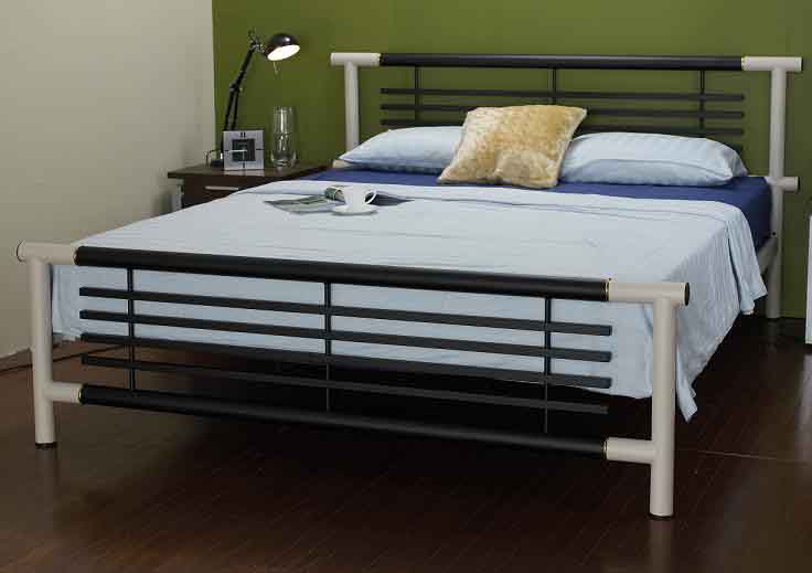 tempat tidur model besi minimalis kamar utama SAKTI DESAIN