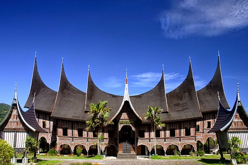 Keunikan Rumah Adat Sumatera Barat - SAKTI DESAIN