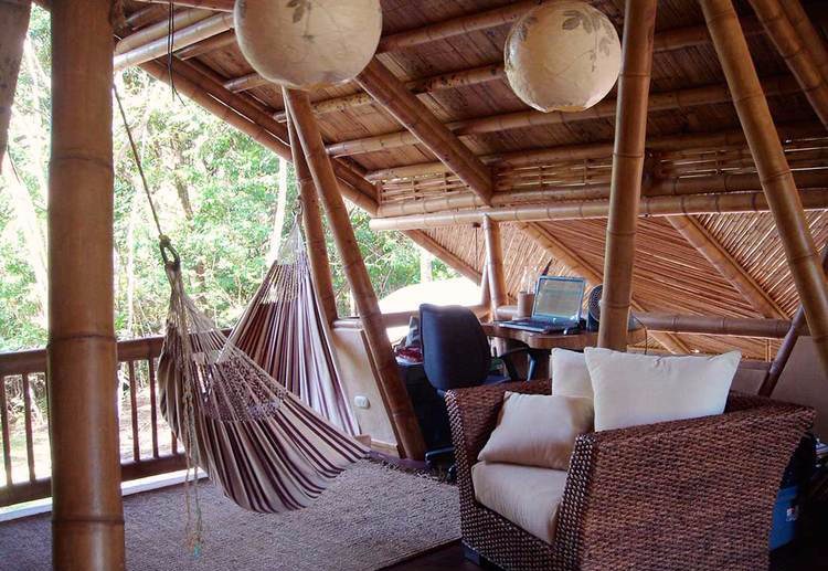 Kembali ke Alam dengan Desain Rumah  Bambu Alami SAKTI DESAIN