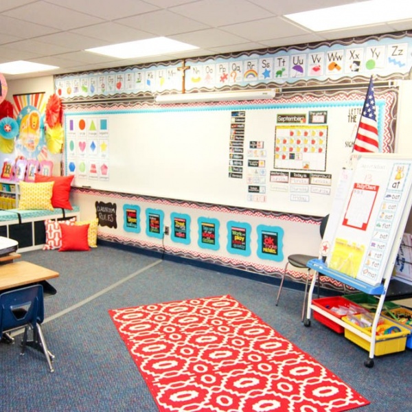 Dekorasi Kelas Bertema Karnival1 - SAKTI DESAIN