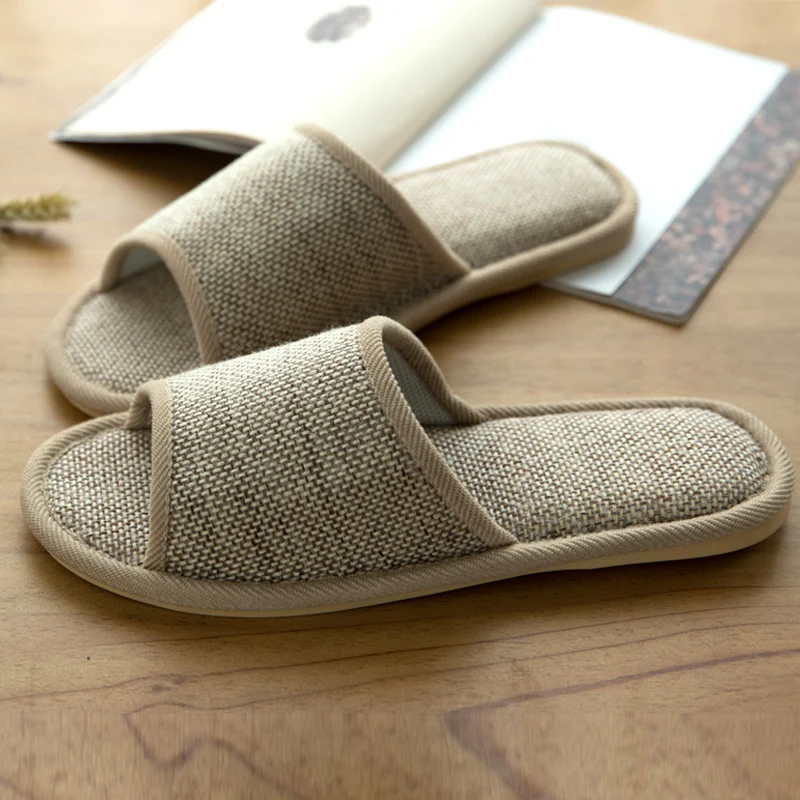 memilih sandal rumah